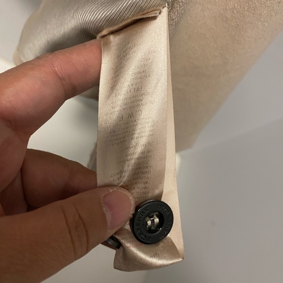 Burberry coat for girls size 2 ( 1-2 yrs old) - Picture 4 of 5